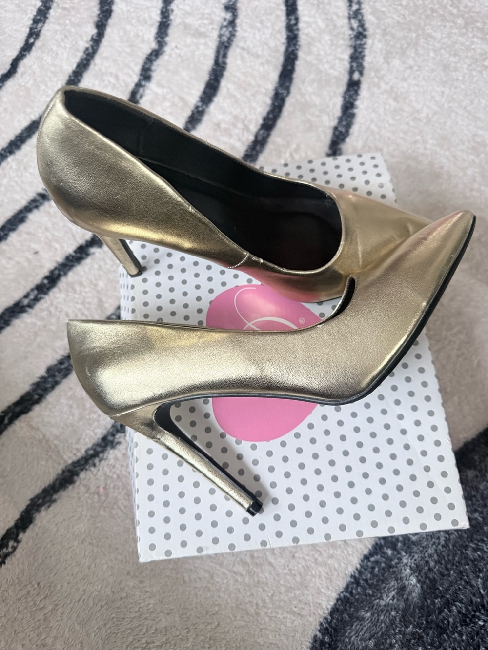 Women's Metallic Gold Pointed-Toe Stiletto Pumps
